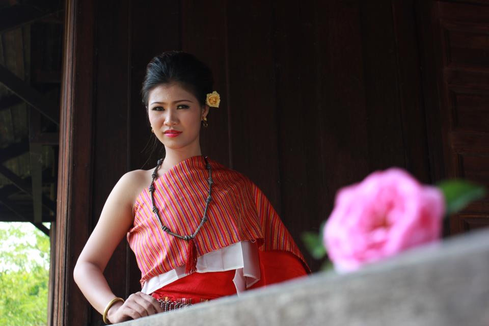 ผู้บ่าว ผู้สาว ผู้ดีอีสาน