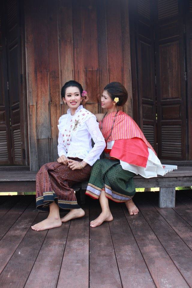 ผู้บ่าว ผู้สาว ผู้ดีอีสาน