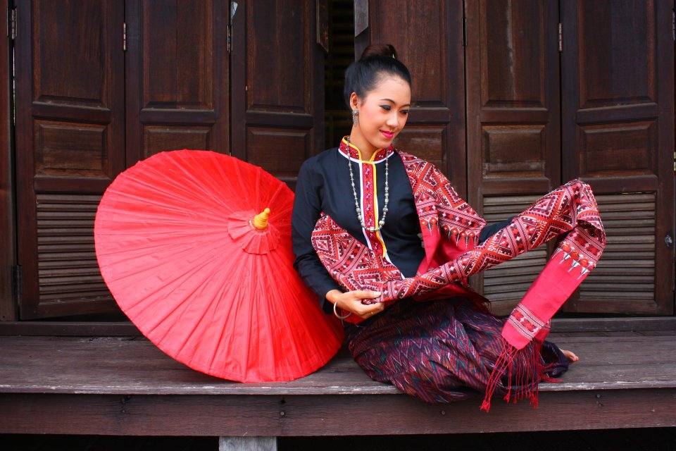 ผู้บ่าว ผู้สาว ผู้ดีอีสาน