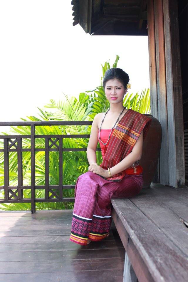 ผู้บ่าว ผู้สาว ผู้ดีอีสาน