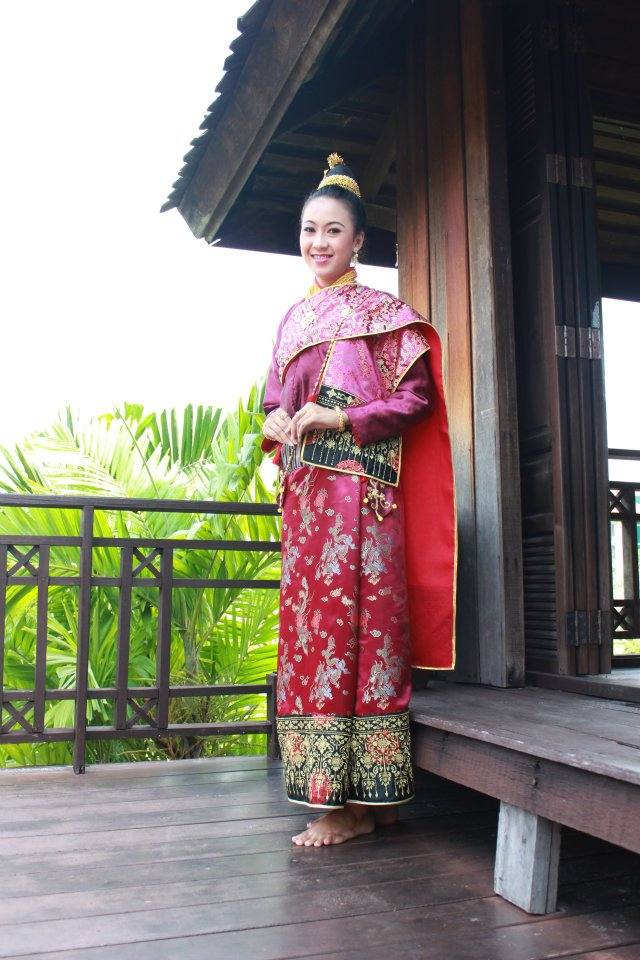 ผู้บ่าว ผู้สาว ผู้ดีอีสาน