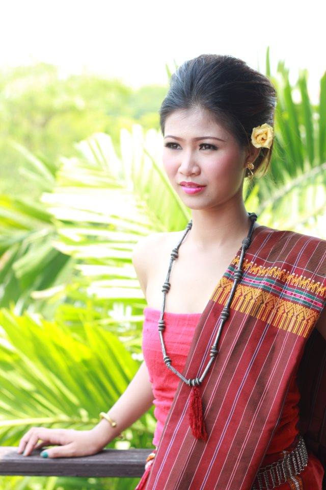 ผู้บ่าว ผู้สาว ผู้ดีอีสาน