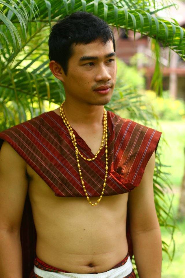 ผู้บ่าว ผู้สาว ผู้ดีอีสาน