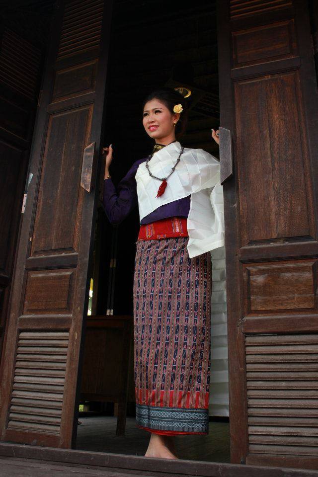 ผู้บ่าว ผู้สาว ผู้ดีอีสาน