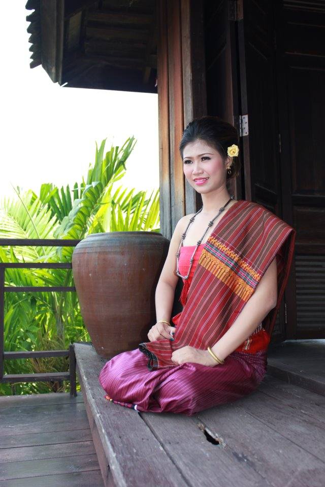 ผู้บ่าว ผู้สาว ผู้ดีอีสาน