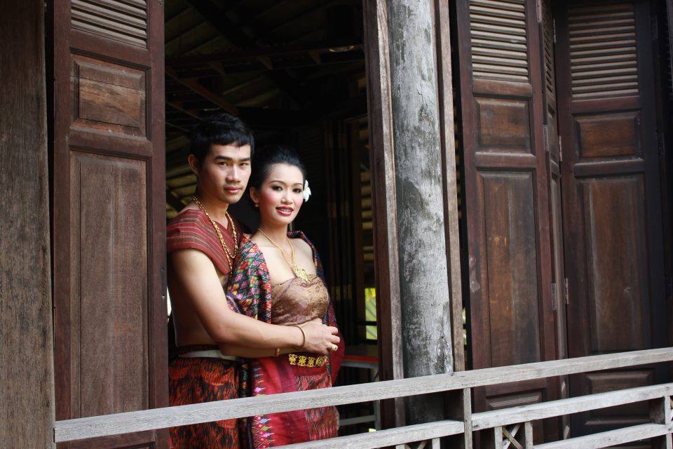 ผู้บ่าว ผู้สาว ผู้ดีอีสาน