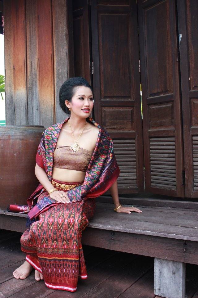 ผู้บ่าว ผู้สาว ผู้ดีอีสาน