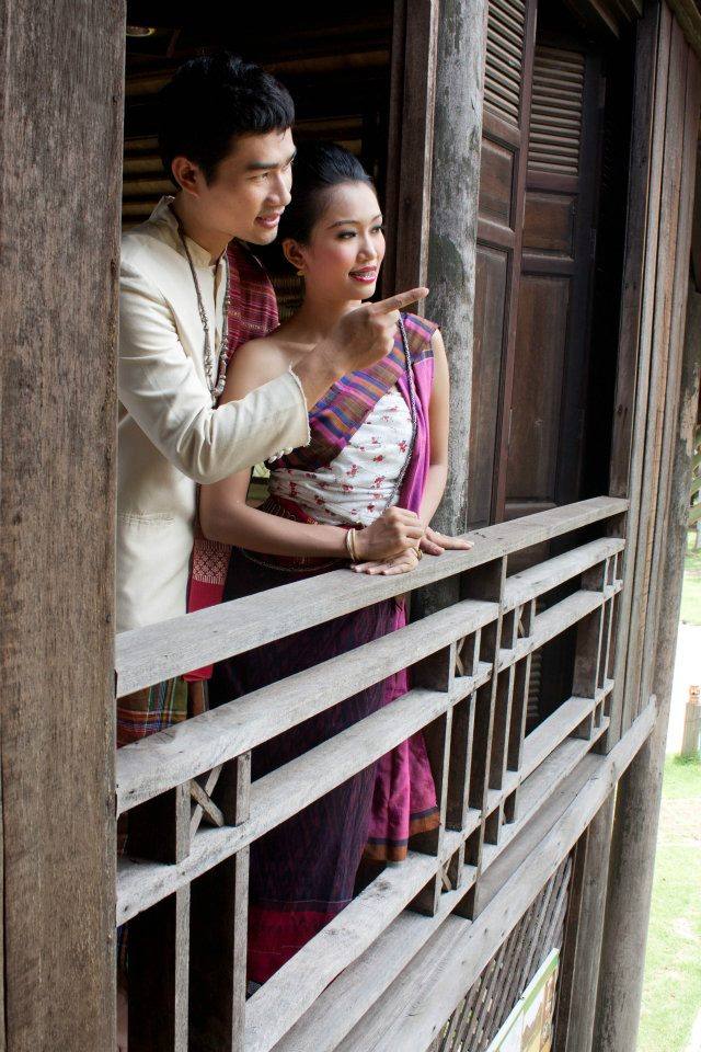 ผู้บ่าว ผู้สาว ผู้ดีอีสาน