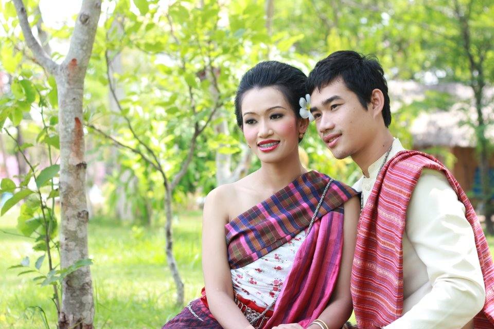 ผู้บ่าว ผู้สาว ผู้ดีอีสาน