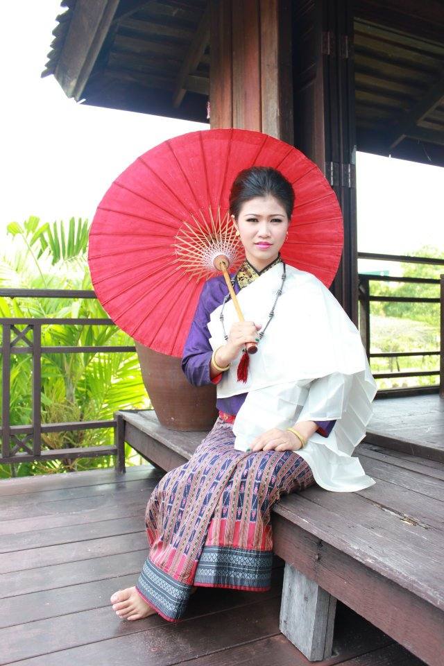 ผู้บ่าว ผู้สาว ผู้ดีอีสาน