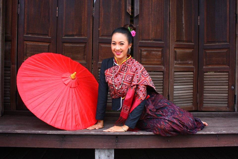 ผู้บ่าว ผู้สาว ผู้ดีอีสาน