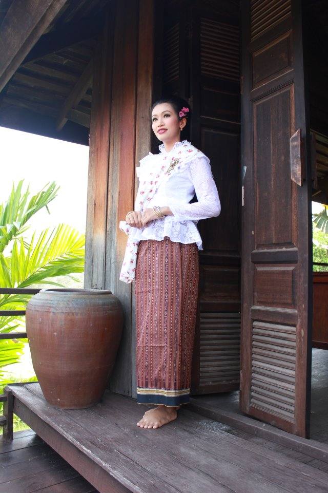 ผู้บ่าว ผู้สาว ผู้ดีอีสาน