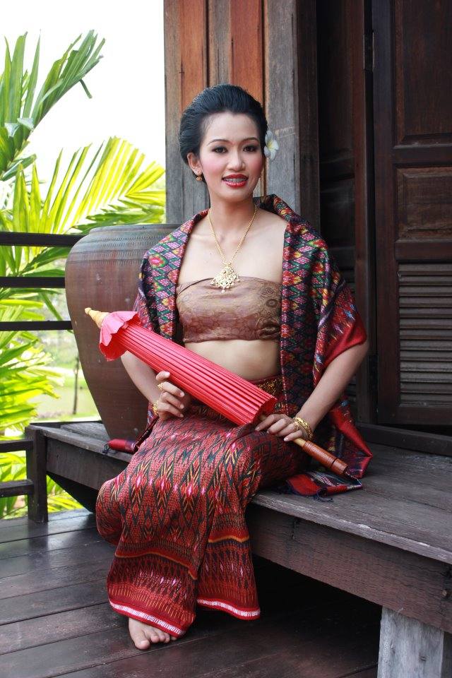 ผู้บ่าว ผู้สาว ผู้ดีอีสาน