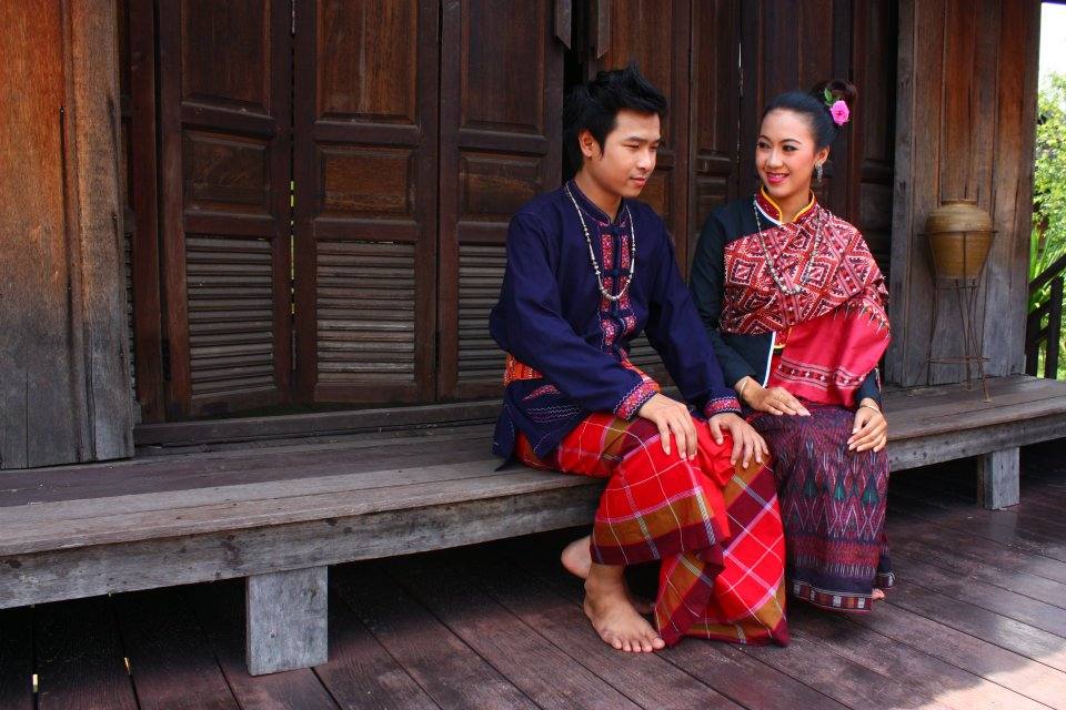 ผู้บ่าว ผู้สาว ผู้ดีอีสาน