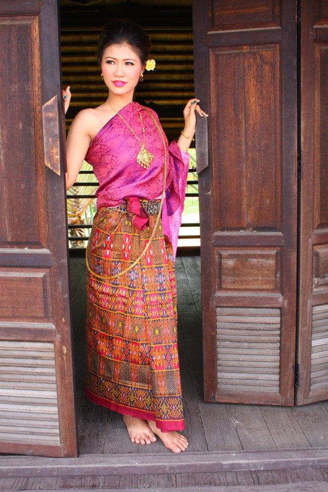 ผู้บ่าว ผู้สาว ผู้ดีอีสาน