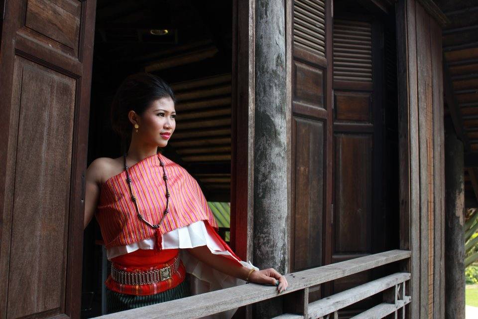 ผู้บ่าว ผู้สาว ผู้ดีอีสาน