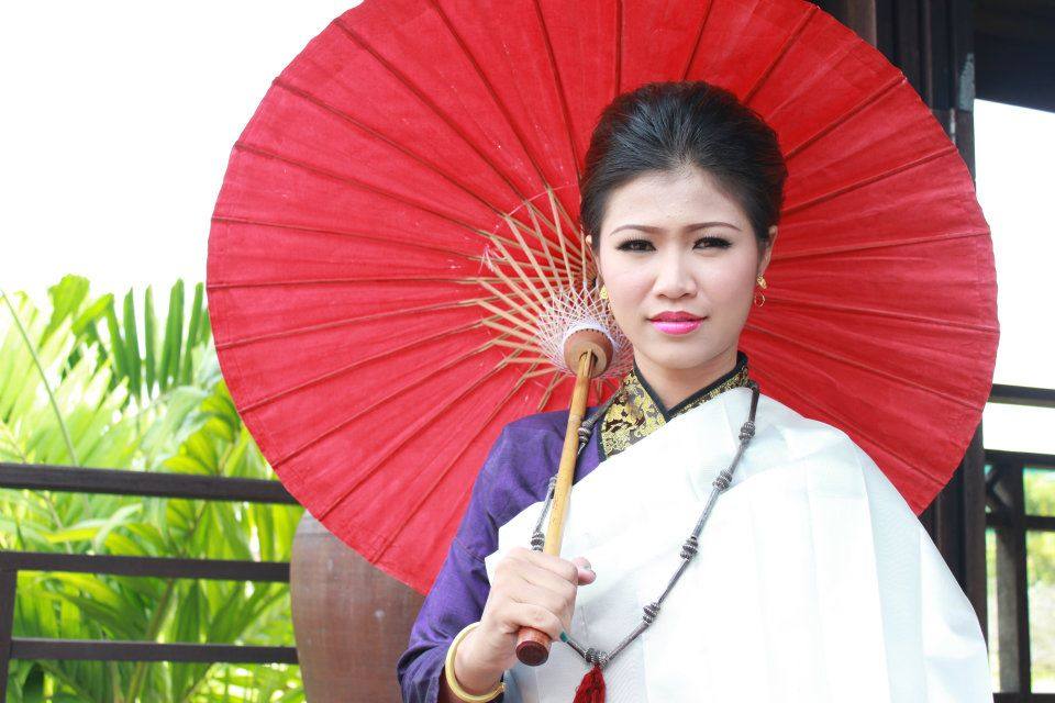 ผู้บ่าว ผู้สาว ผู้ดีอีสาน