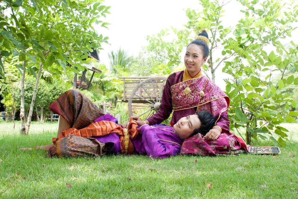 ผู้บ่าว ผู้สาว ผู้ดีอีสาน