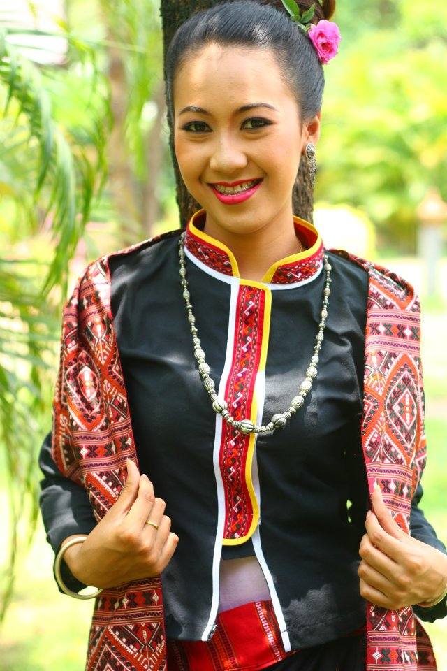 ผู้บ่าว ผู้สาว ผู้ดีอีสาน