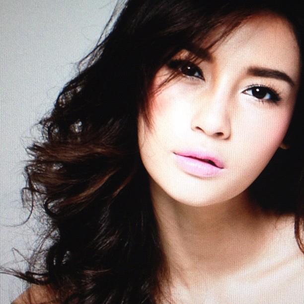 ใบหน้าสวยๆของ วิว วรรณรท