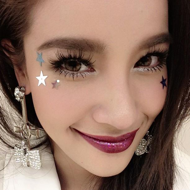 ใบหน้าสวยๆของ วิว วรรณรท