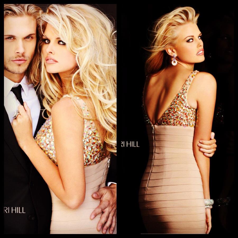 Sherri Hill แบรนด์ที่แฟนนางงามจักรวาลคุ้นเคยกัน