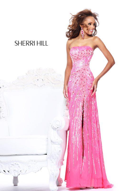 Sherri Hill แบรนด์ที่แฟนนางงามจักรวาลคุ้นเคยกัน