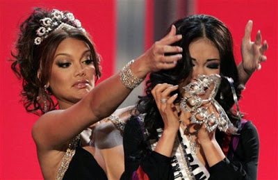 MIKIMOTO มงกุฎ ที่สวยตราตรึงของ Miss universe