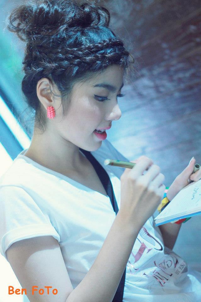 เฟรม The Star 8 ขาวโอโม่ เริ่ดเวอร์