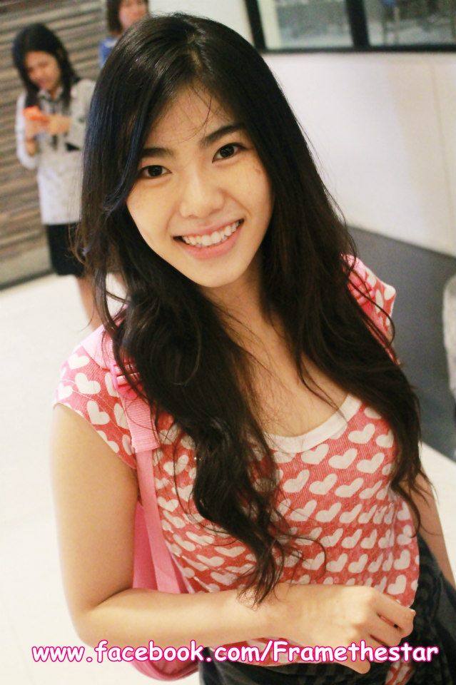 เฟรม The Star 8 ขาวโอโม่ เริ่ดเวอร์