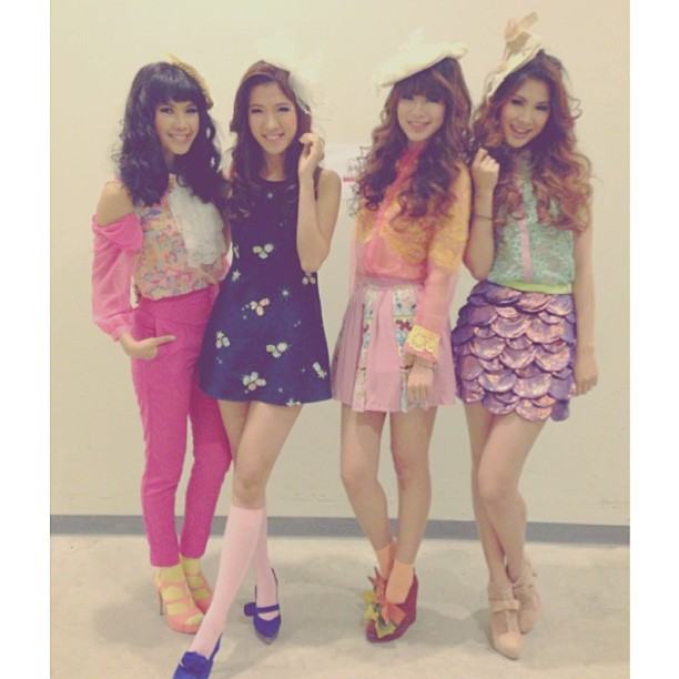 เบสบุ๊ค olives ฝาแฝดสุดน่ารัก