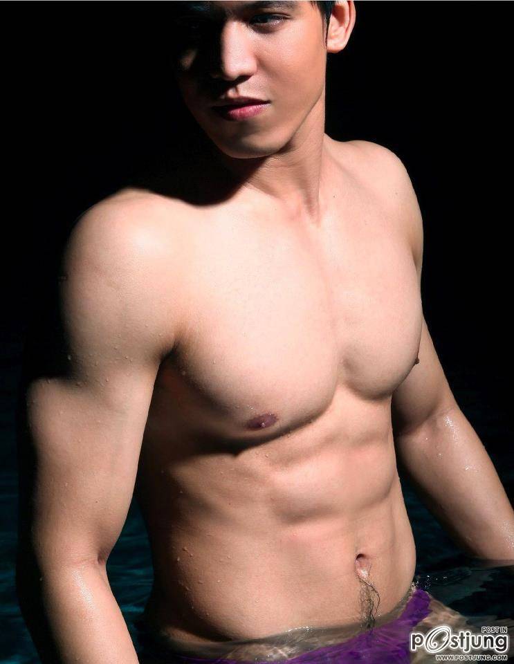 อกกล้ามแน่นๆ