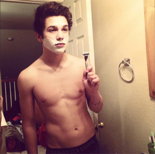 AUSTIN MAHONE ....