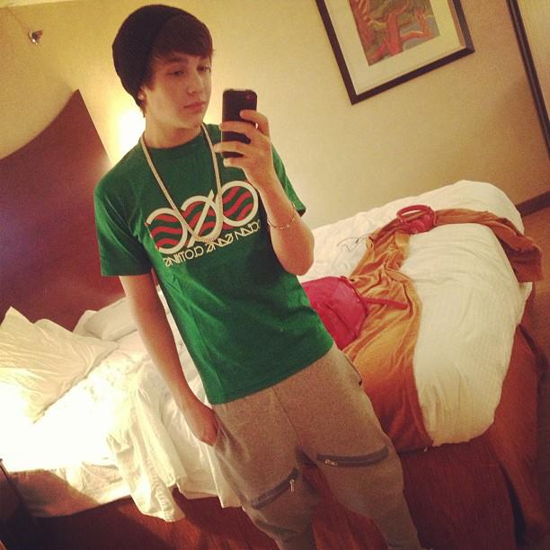 AUSTIN MAHONE ....