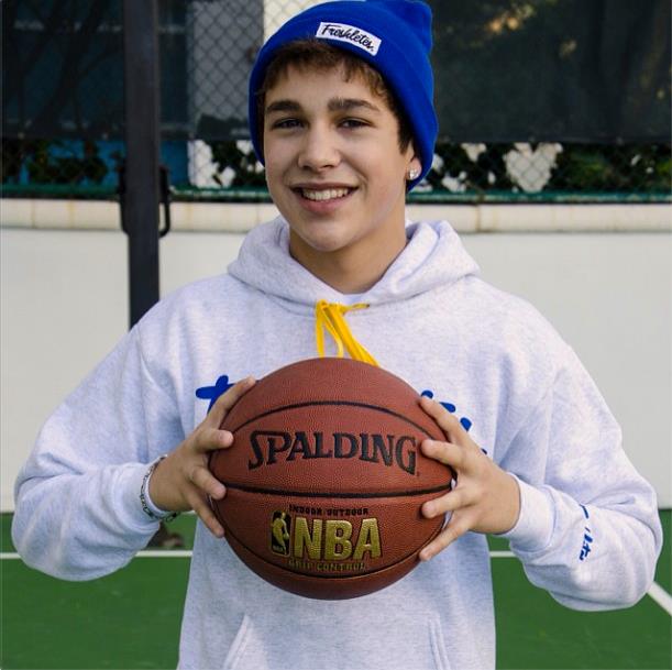 AUSTIN MAHONE ....