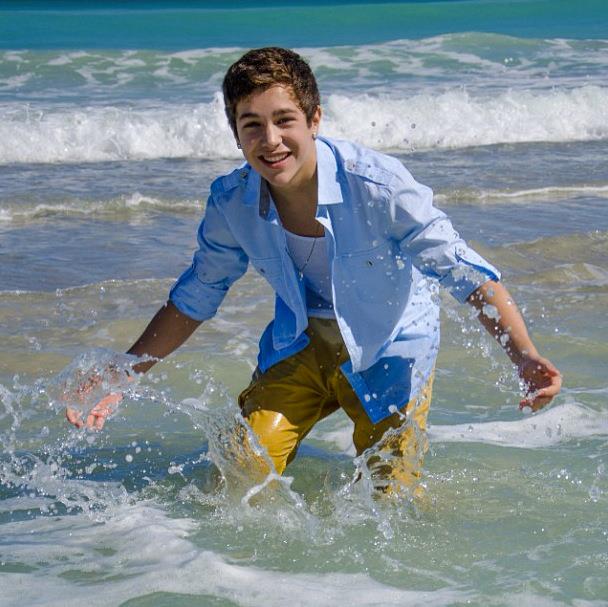 AUSTIN MAHONE ....