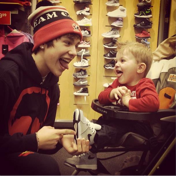AUSTIN MAHONE ....