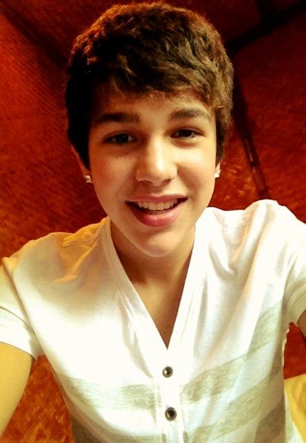 AUSTIN MAHONE ....