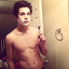 AUSTIN MAHONE ....