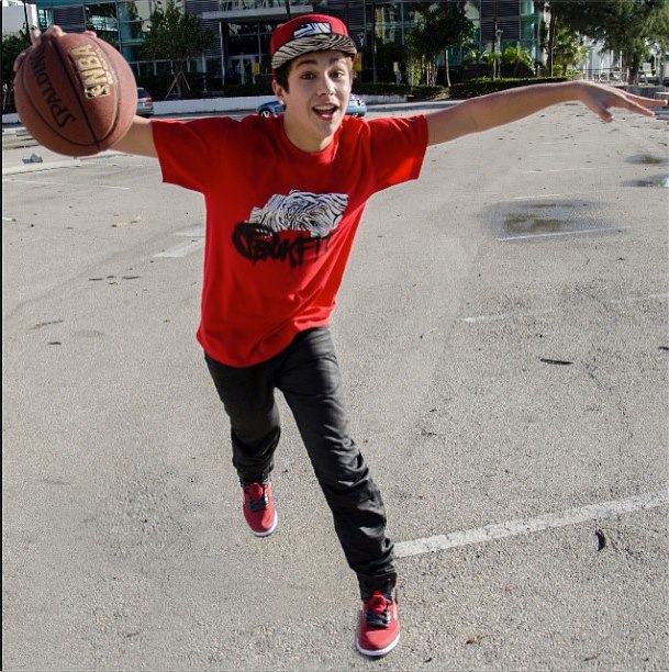 AUSTIN MAHONE ....