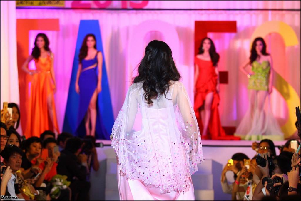 มิ้นต์ชาลิดา ปูไปรยา ญาญ่า มินพีชญา ใบเฟิร์น @ Mistine FACES 2013