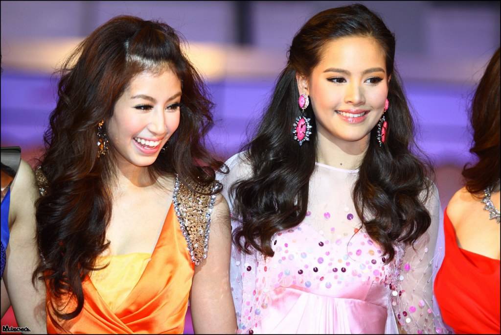 มิ้นต์ชาลิดา ปูไปรยา ญาญ่า มินพีชญา ใบเฟิร์น @ Mistine FACES 2013