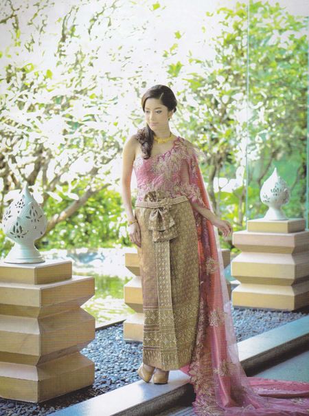 แฟชั่น ชุดไทยแต่งงานสวย ๆ ในโทนสีพาสเทลอ่อน ๆ