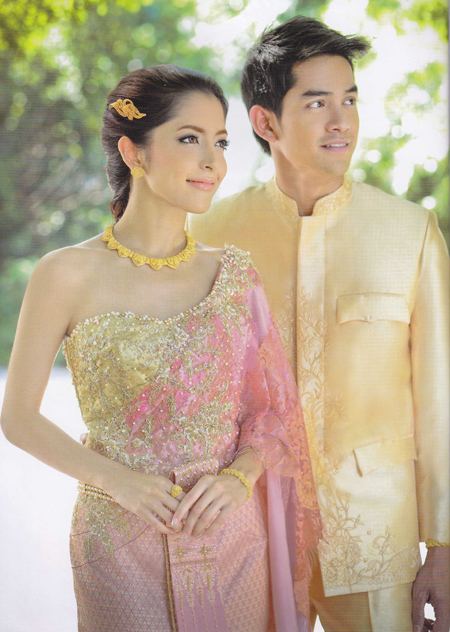แฟชั่น ชุดไทยแต่งงานสวย ๆ ในโทนสีพาสเทลอ่อน ๆ