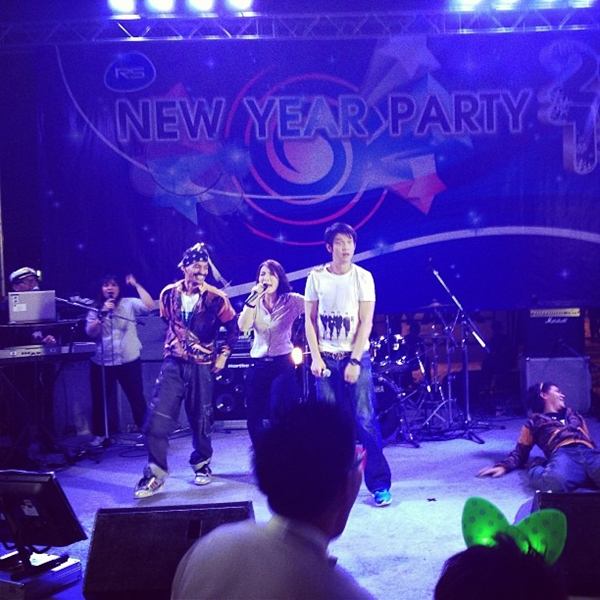 เก็บตก! ปาร์ตี้ปีใหม่ อาร์เอส - อาร์สยาม ดารานักร้องเพียบ