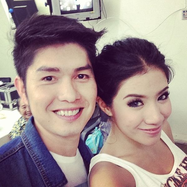 เก็บตก! ปาร์ตี้ปีใหม่ อาร์เอส - อาร์สยาม ดารานักร้องเพียบ