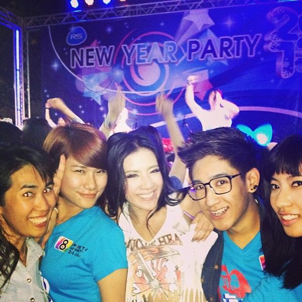 เก็บตก! ปาร์ตี้ปีใหม่ อาร์เอส - อาร์สยาม ดารานักร้องเพียบ