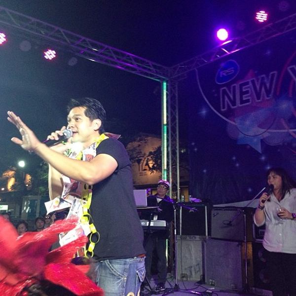 เก็บตก! ปาร์ตี้ปีใหม่ อาร์เอส - อาร์สยาม ดารานักร้องเพียบ