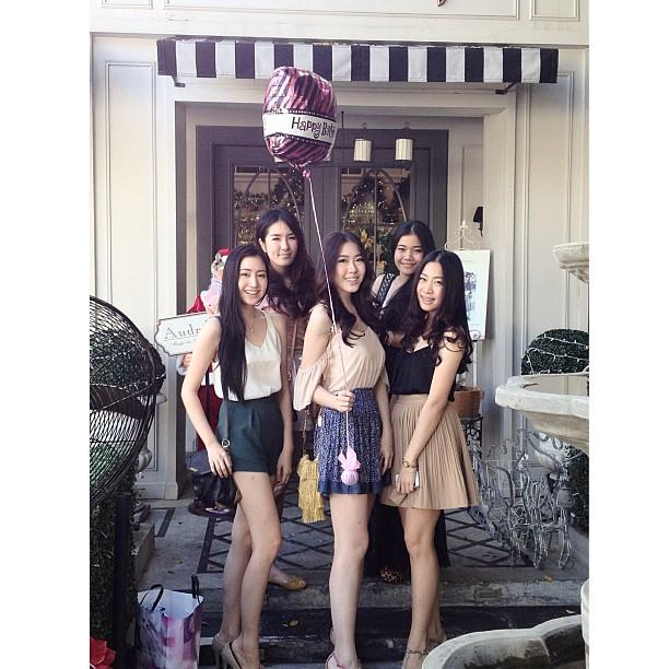 พิม พิมประภา สวย เป๊ะ ขาวใส