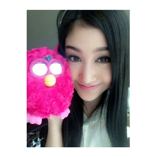 พิม พิมประภา สวย เป๊ะ ขาวใส